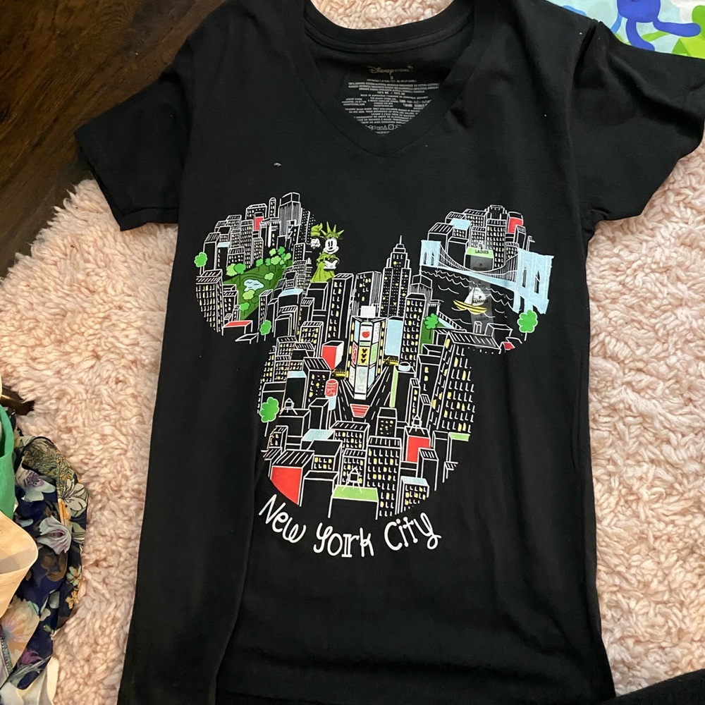 Never worn NYC Disney shirt in small!